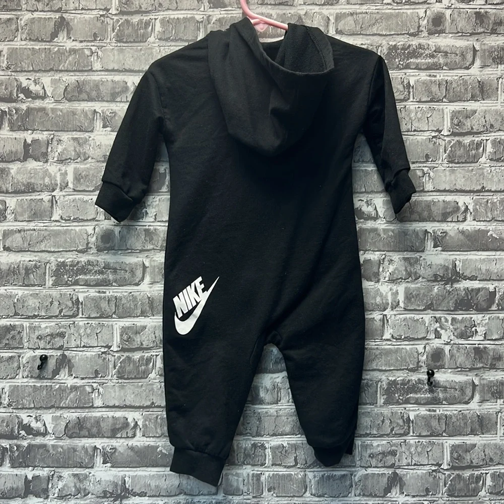 Nike‎ romper